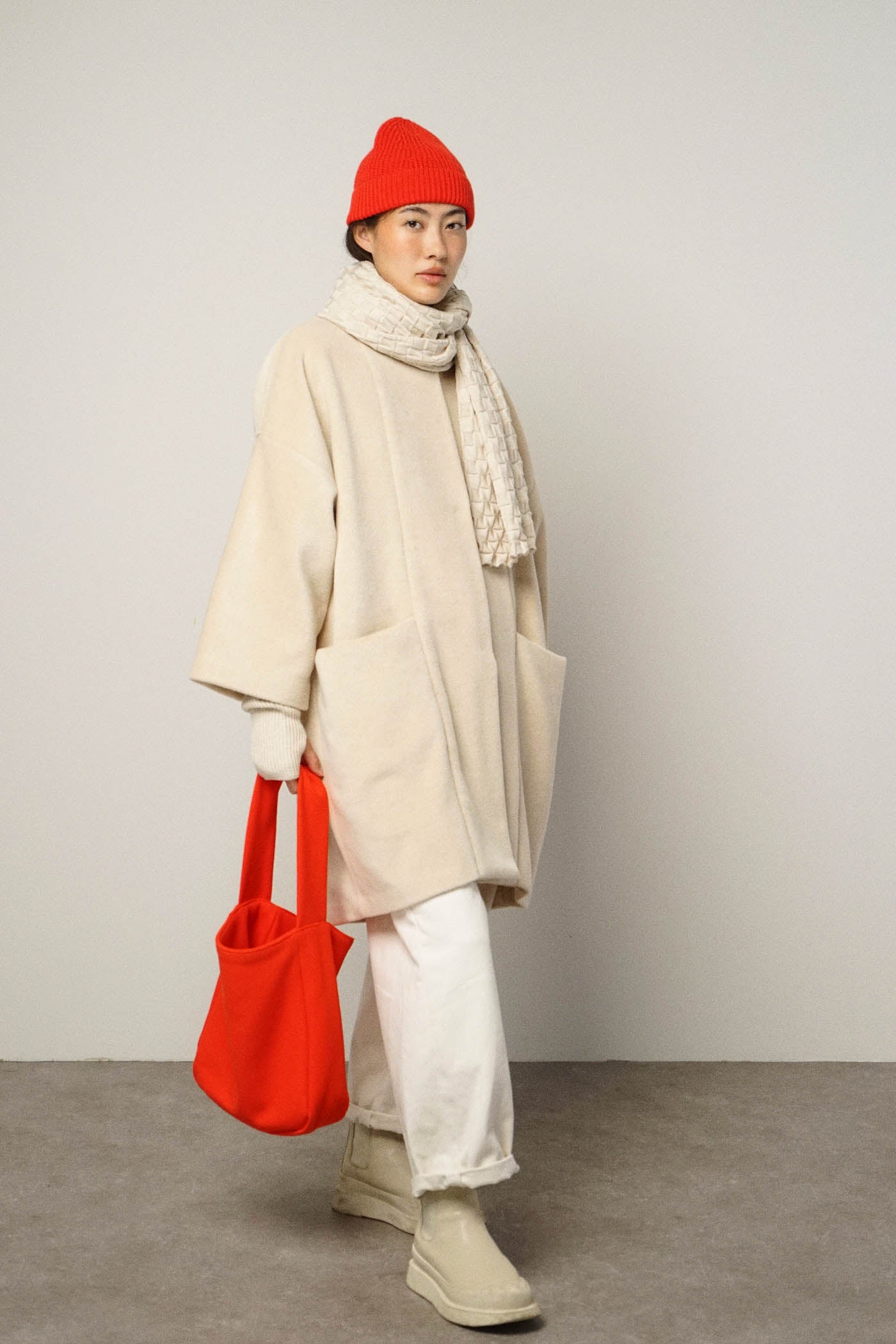 Coat | almond (2 Stk verfügbar)