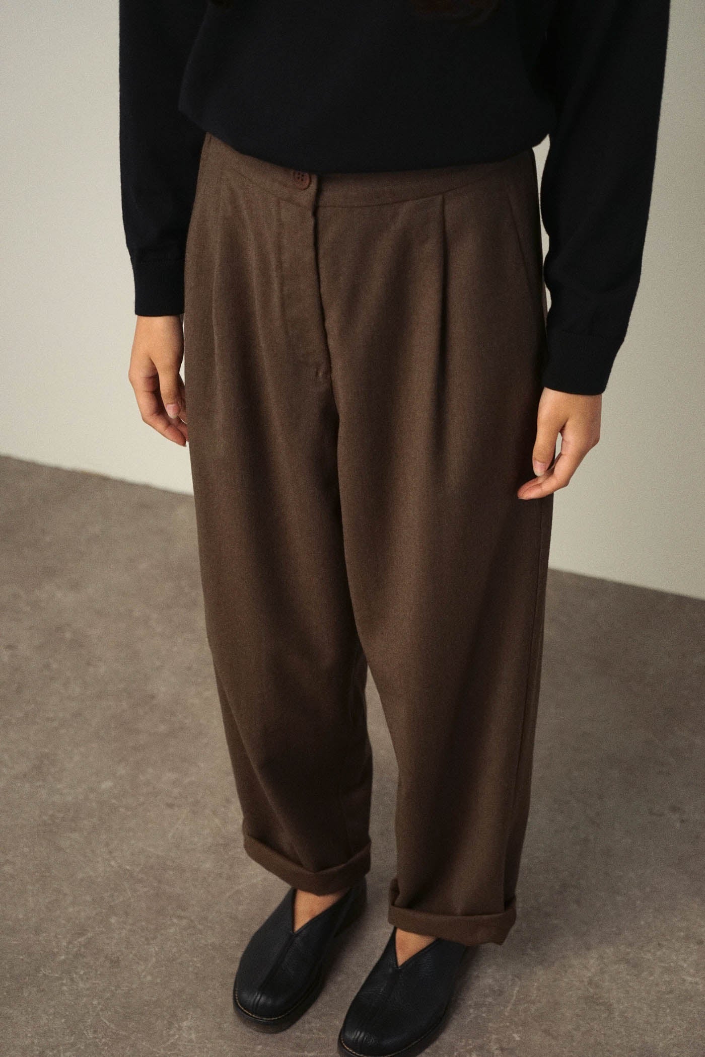 Pants pleats | wood (2 Stk verfügbar in XS/S)
