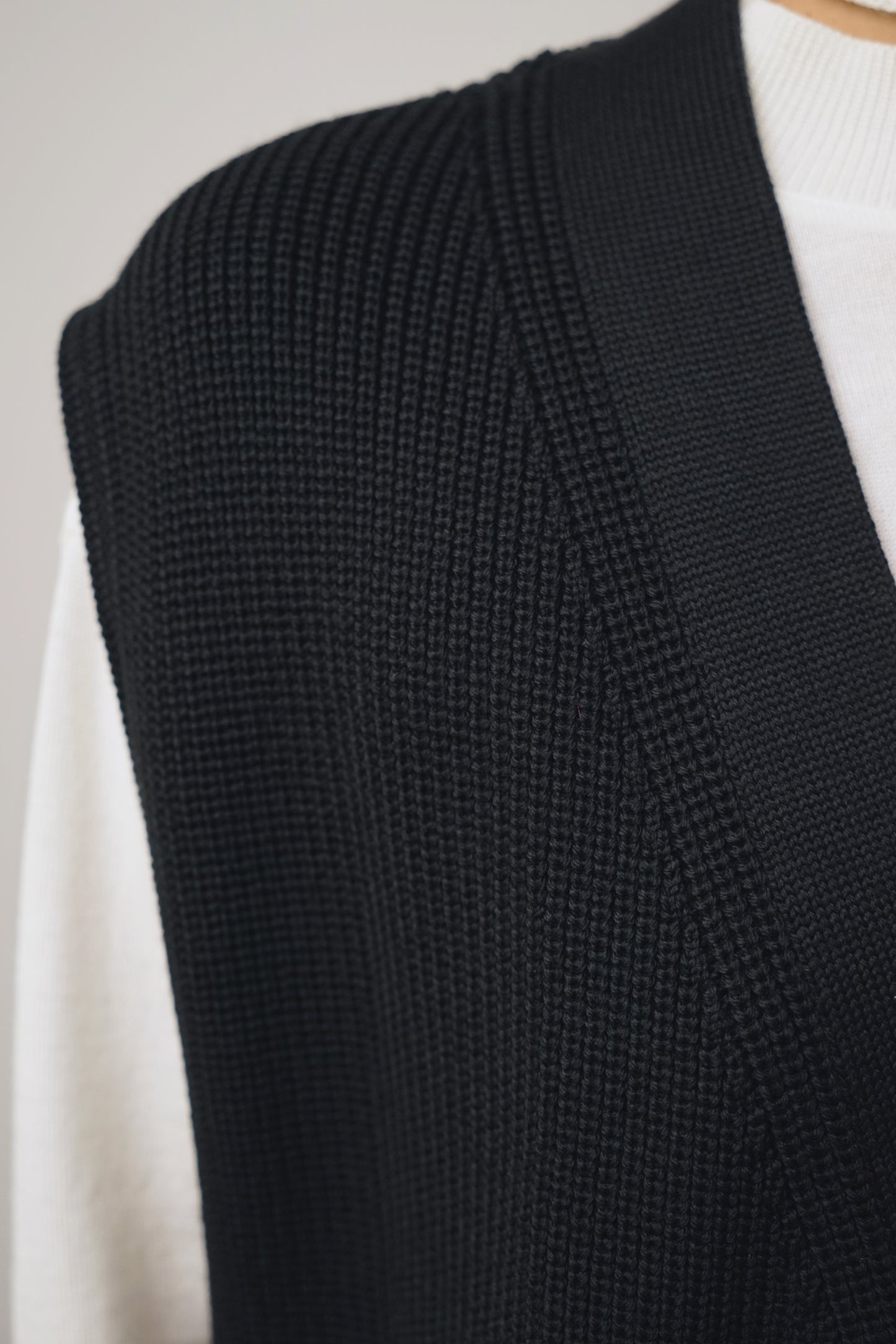 Vest long | black (1 Stk verfügbar)