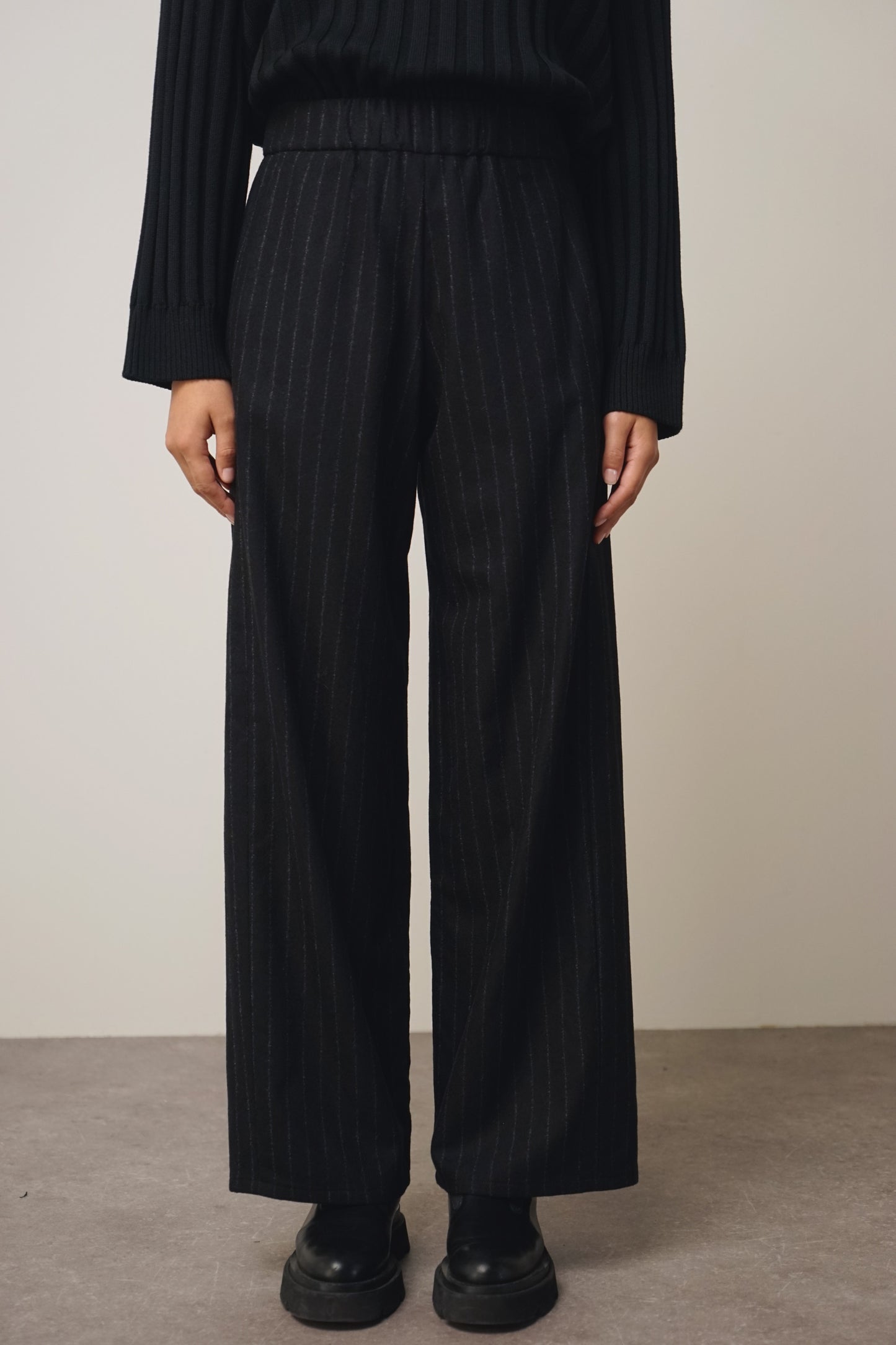 Pants straight | stripes (1 Stk verfügbar in XS - S)