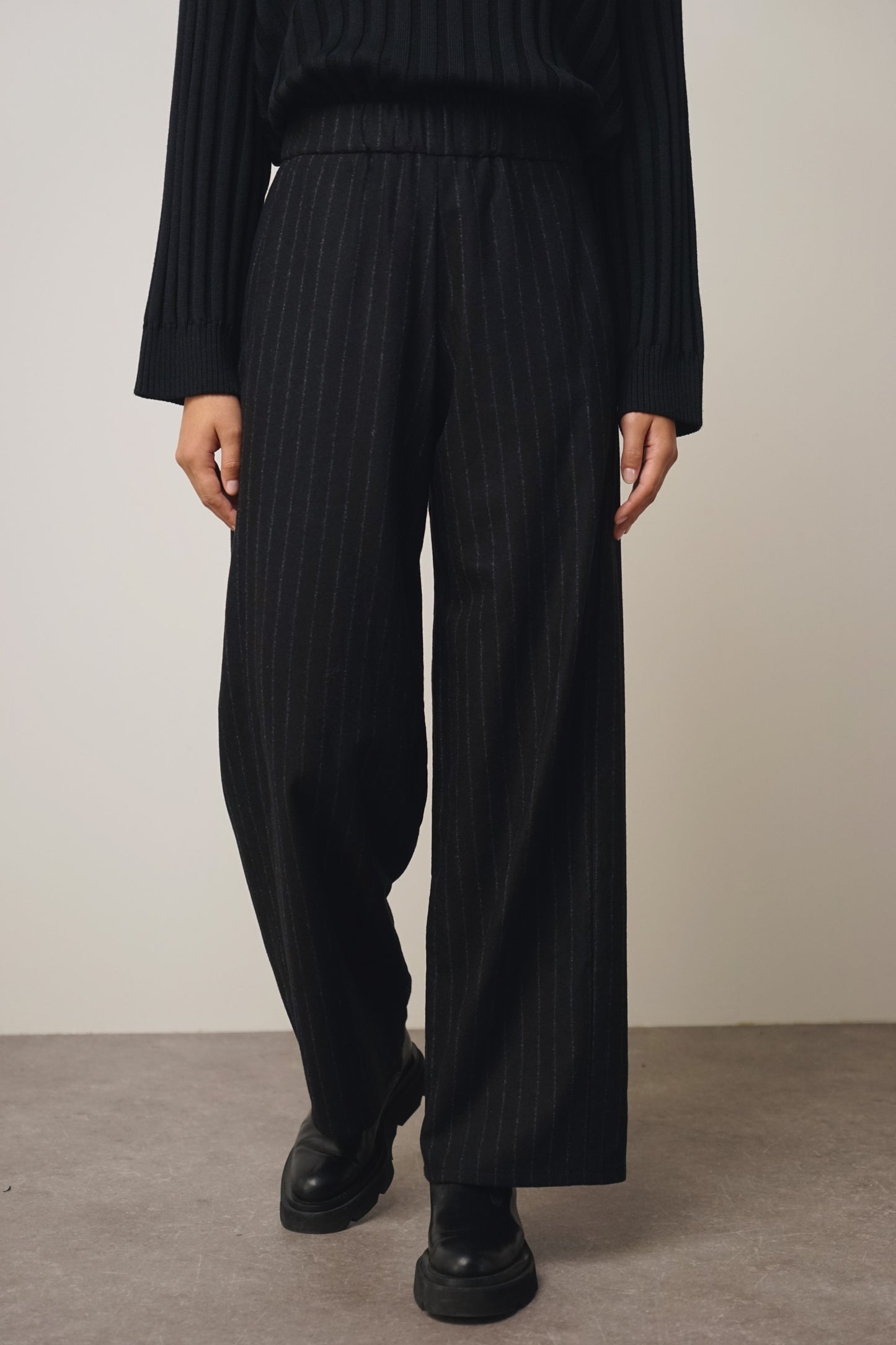 Pants straight | stripes (1 Stk verfügbar in XS - S)