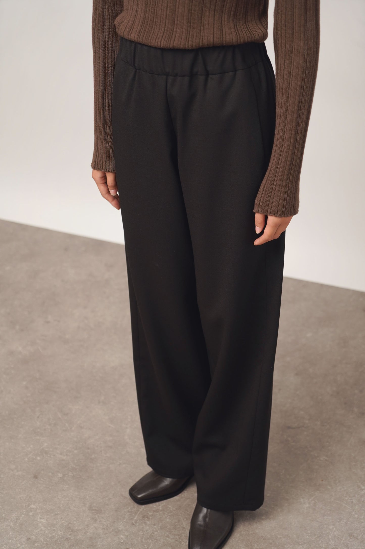 Pants straight | dark brown