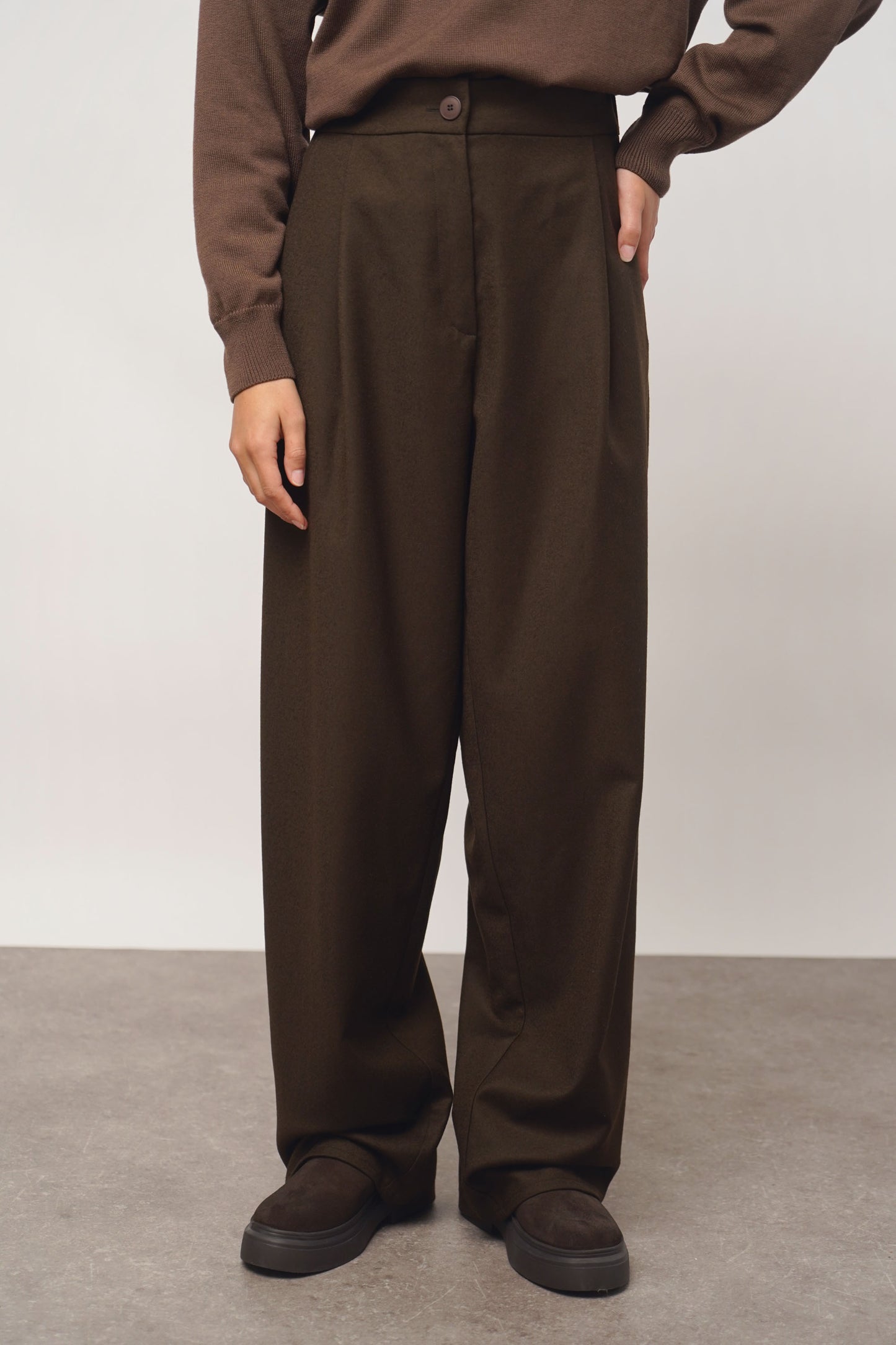 Pants pleats | coffee