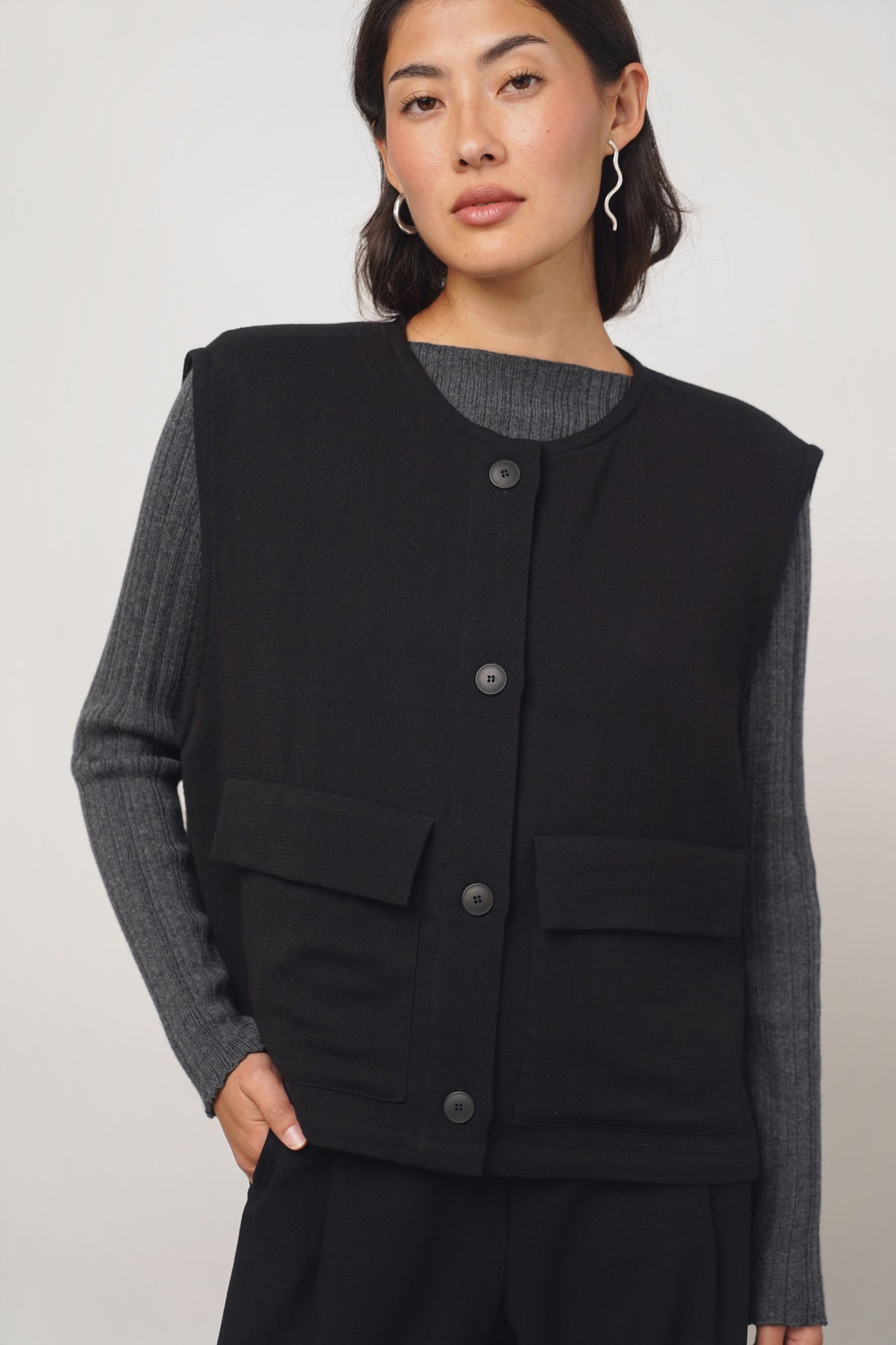 Vest | black