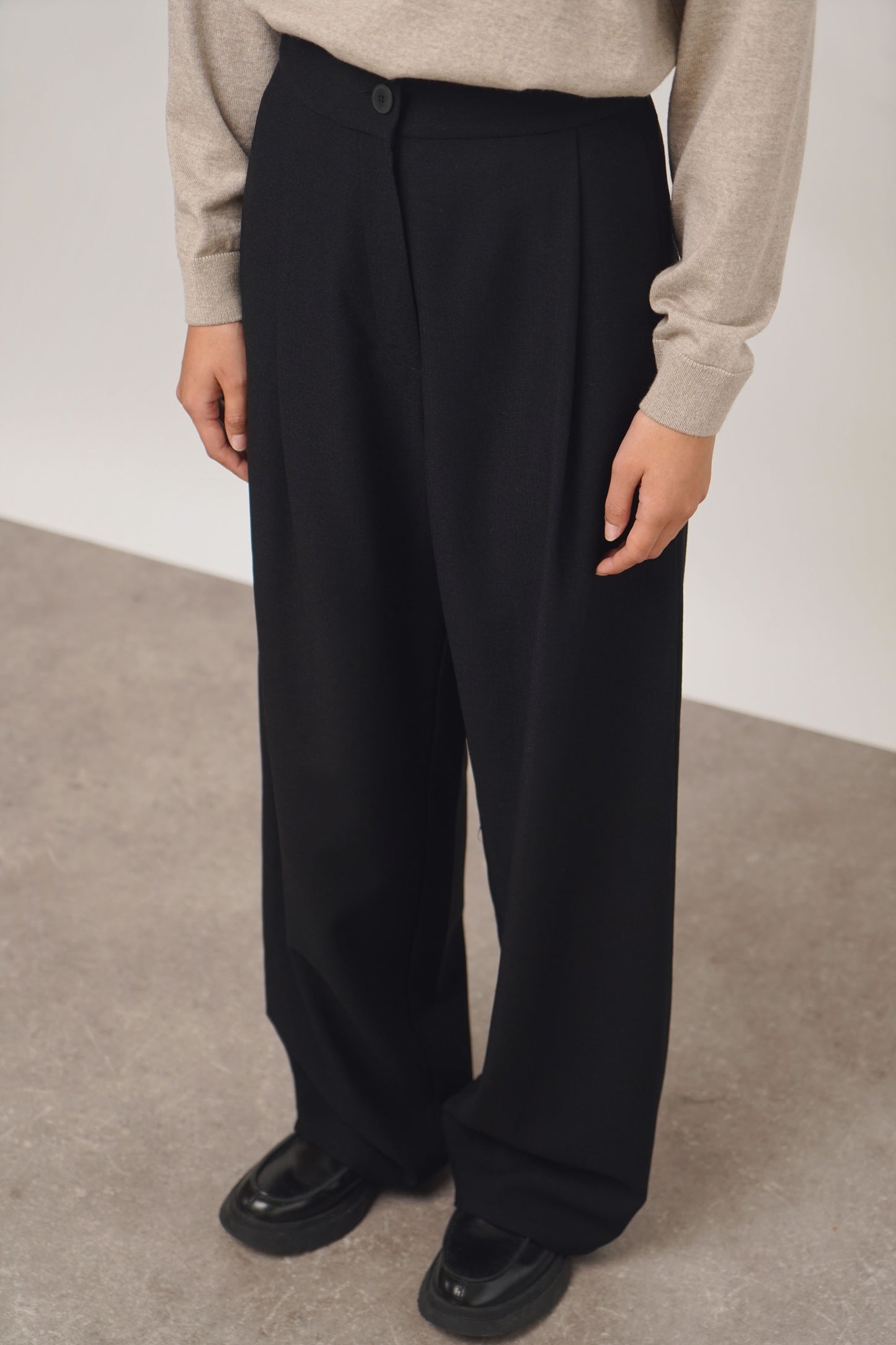 Pants pleats | black