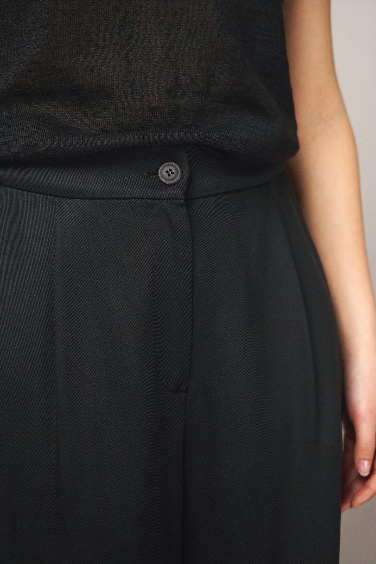 Pants pleats | black