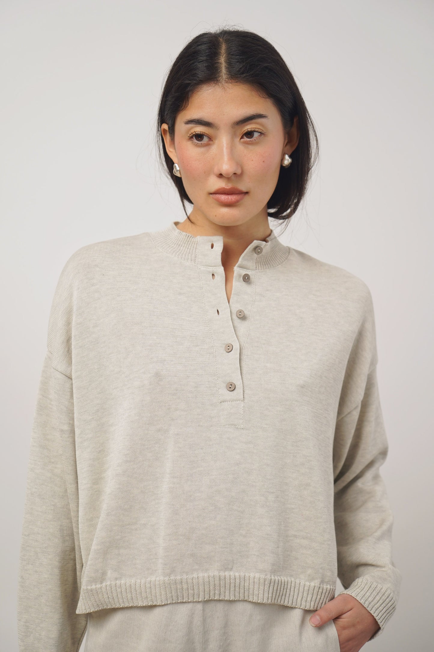 Pullover button | greige