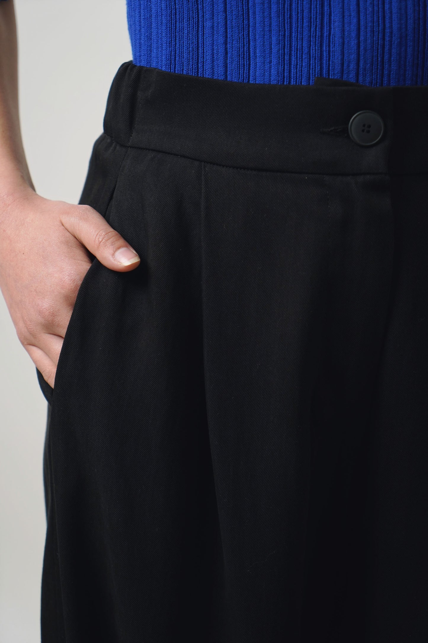 Pants pleats | black
