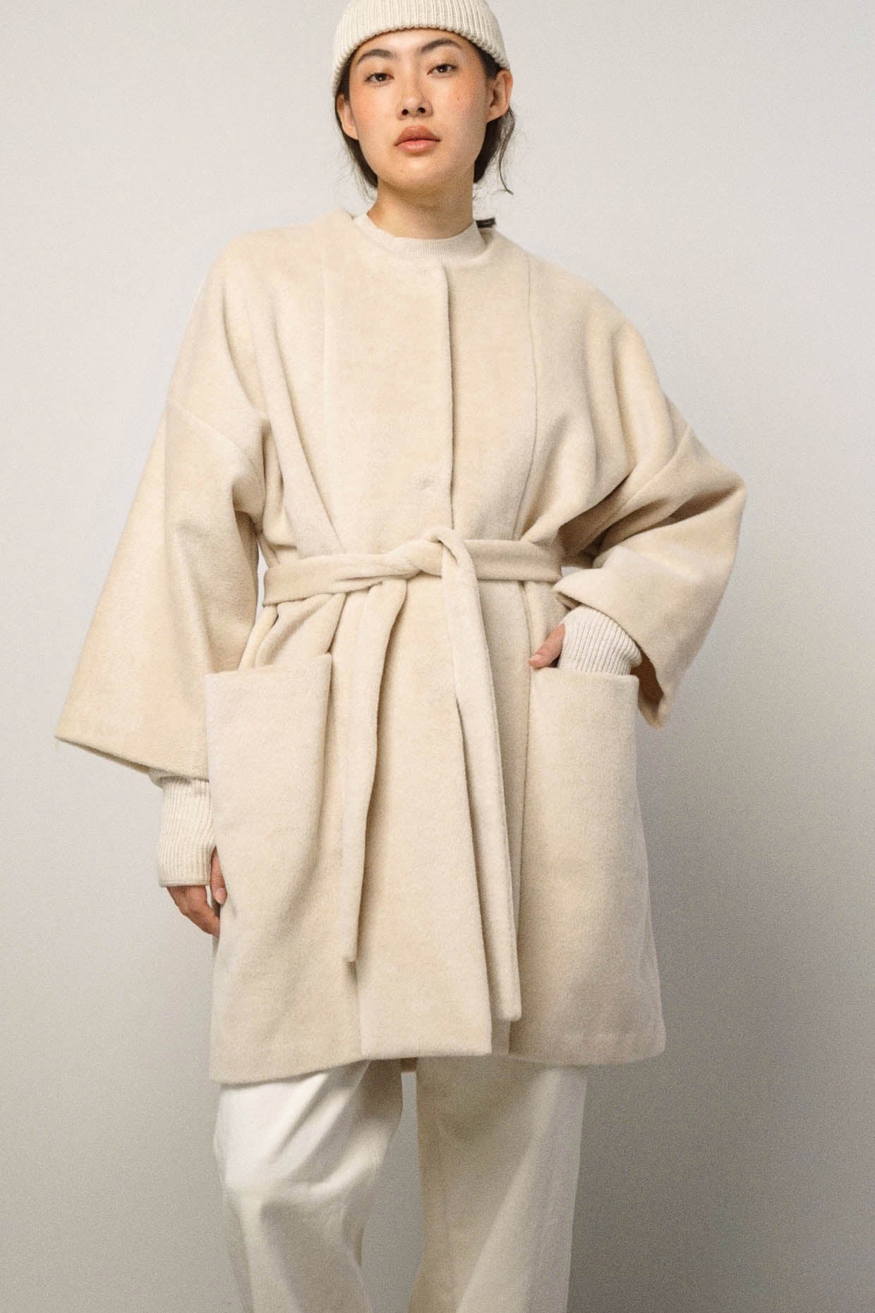 Coat | almond (1 Stk verfügbar)