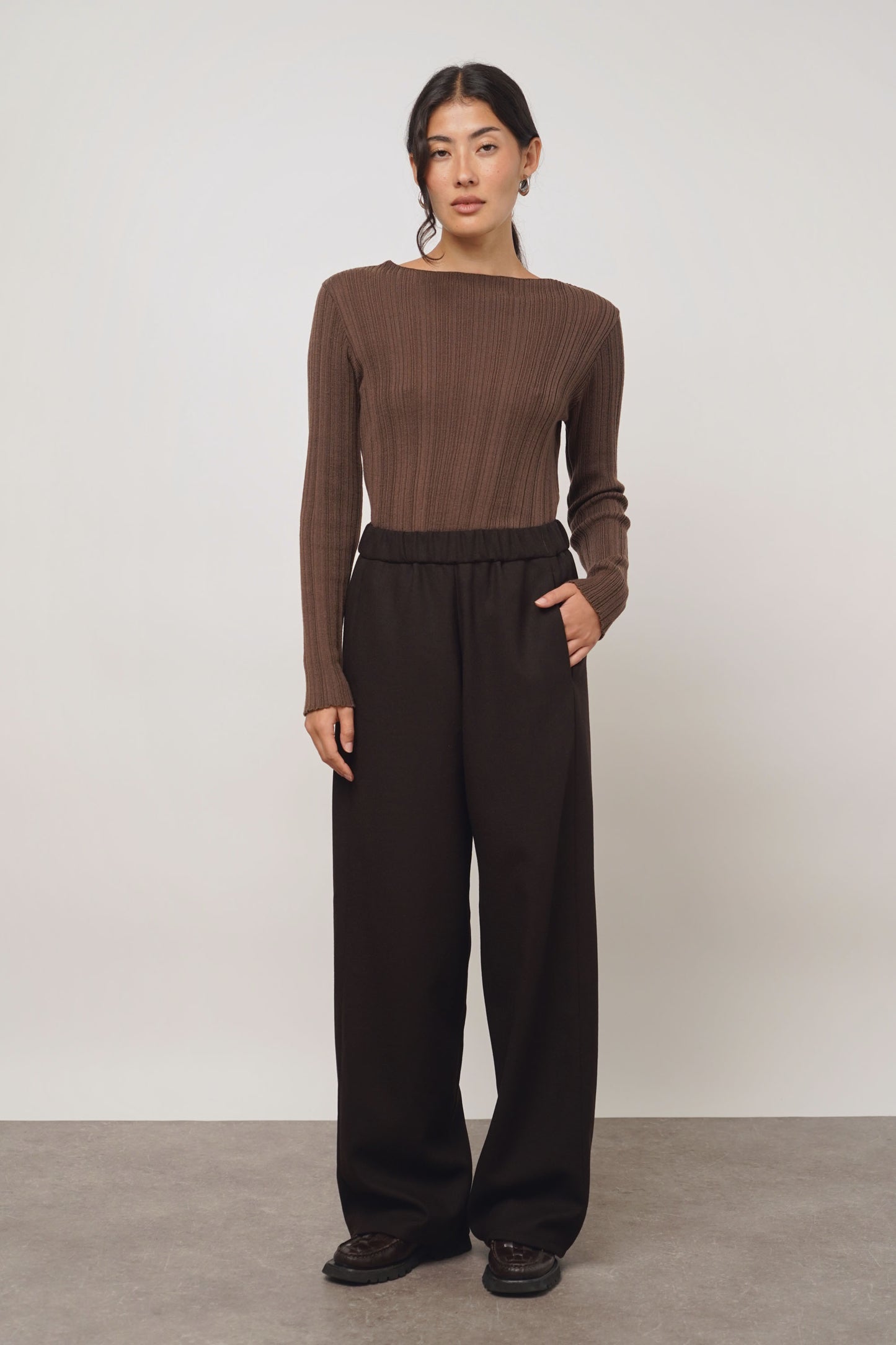 PRE ORDER | Pullover fine pleats | chocolate