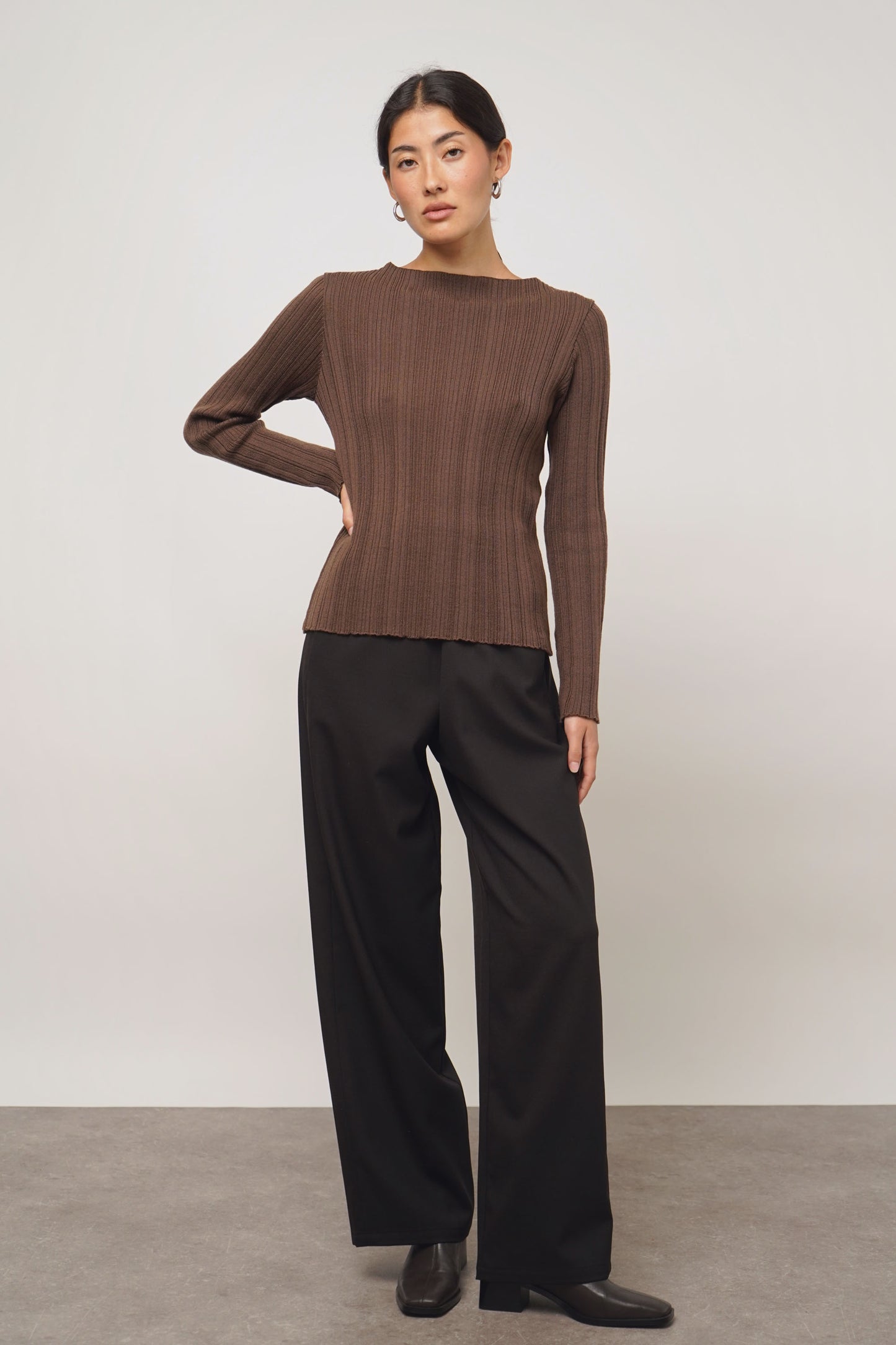 PRE ORDER | Pullover fine pleats | chocolate