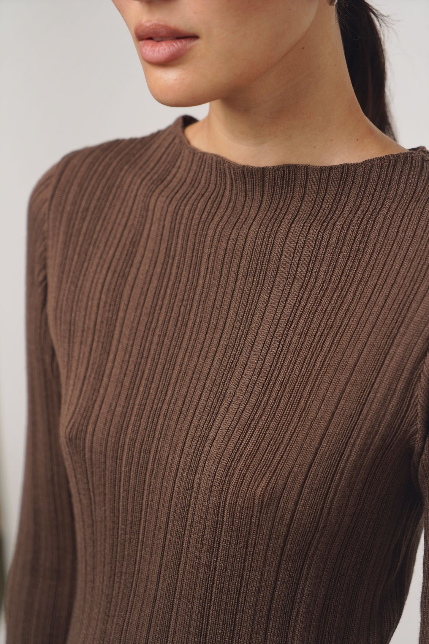 PRE ORDER | Pullover fine pleats | chocolate