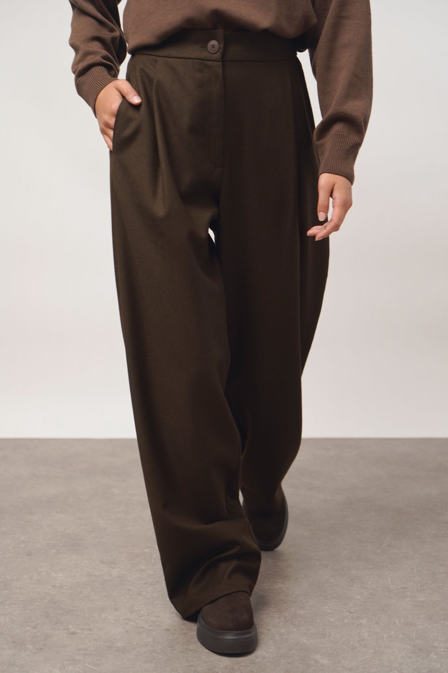 Pants pleats | coffee