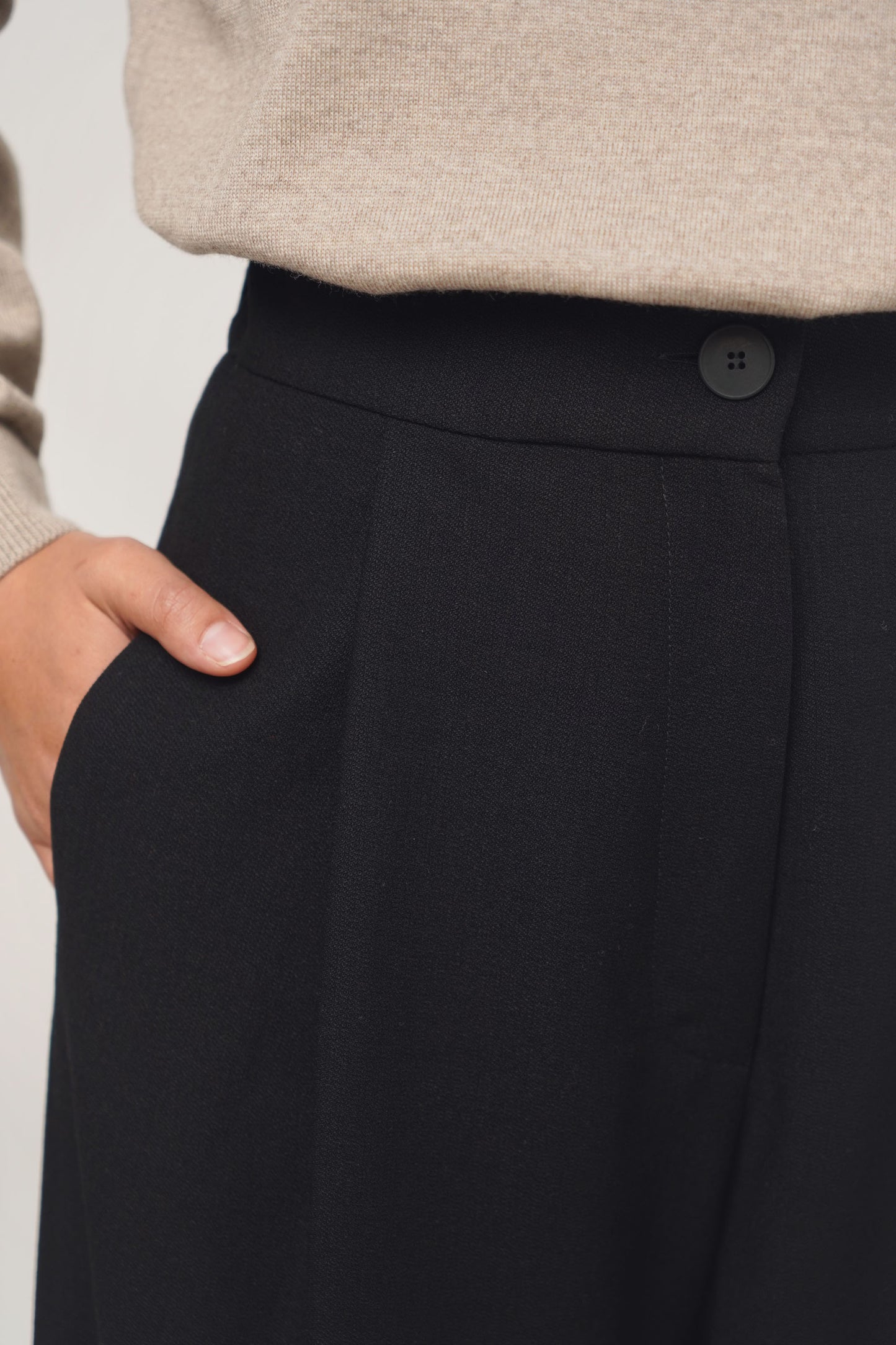 Pants pleats | black