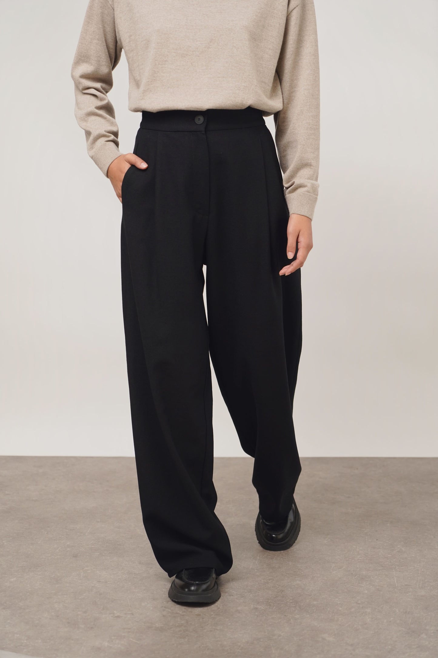 Pants pleats | black