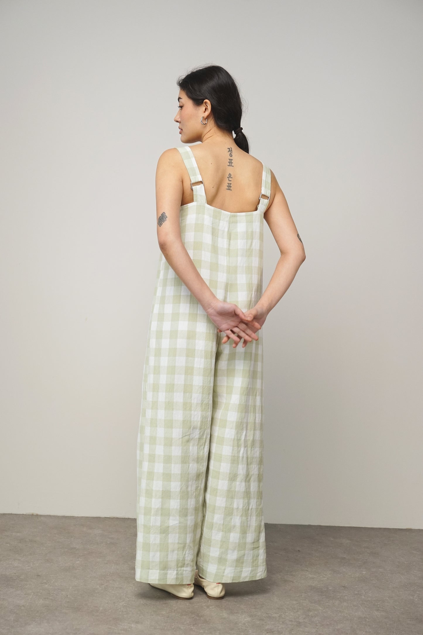 Overall check | white-olive