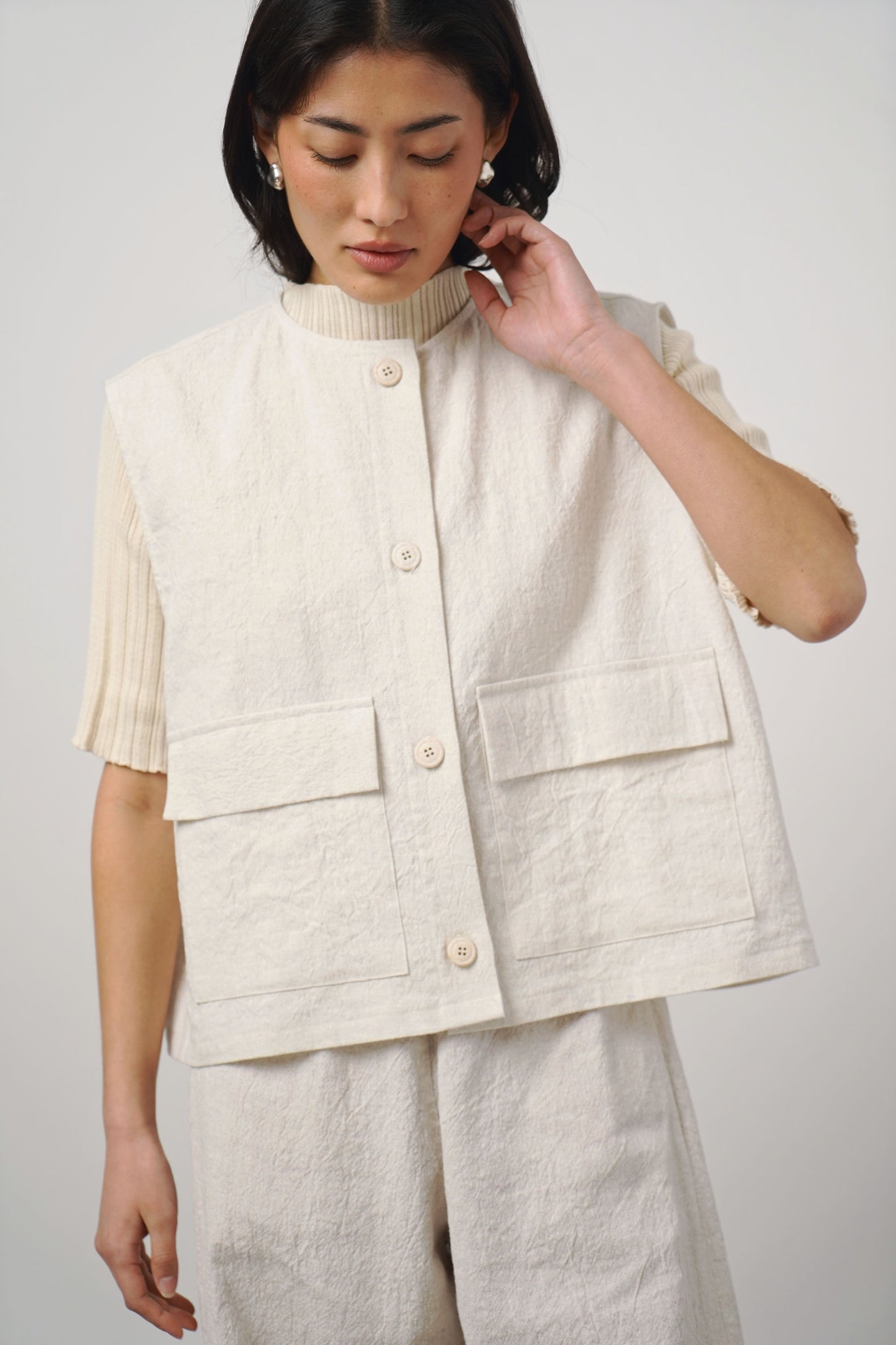 Vest | greige