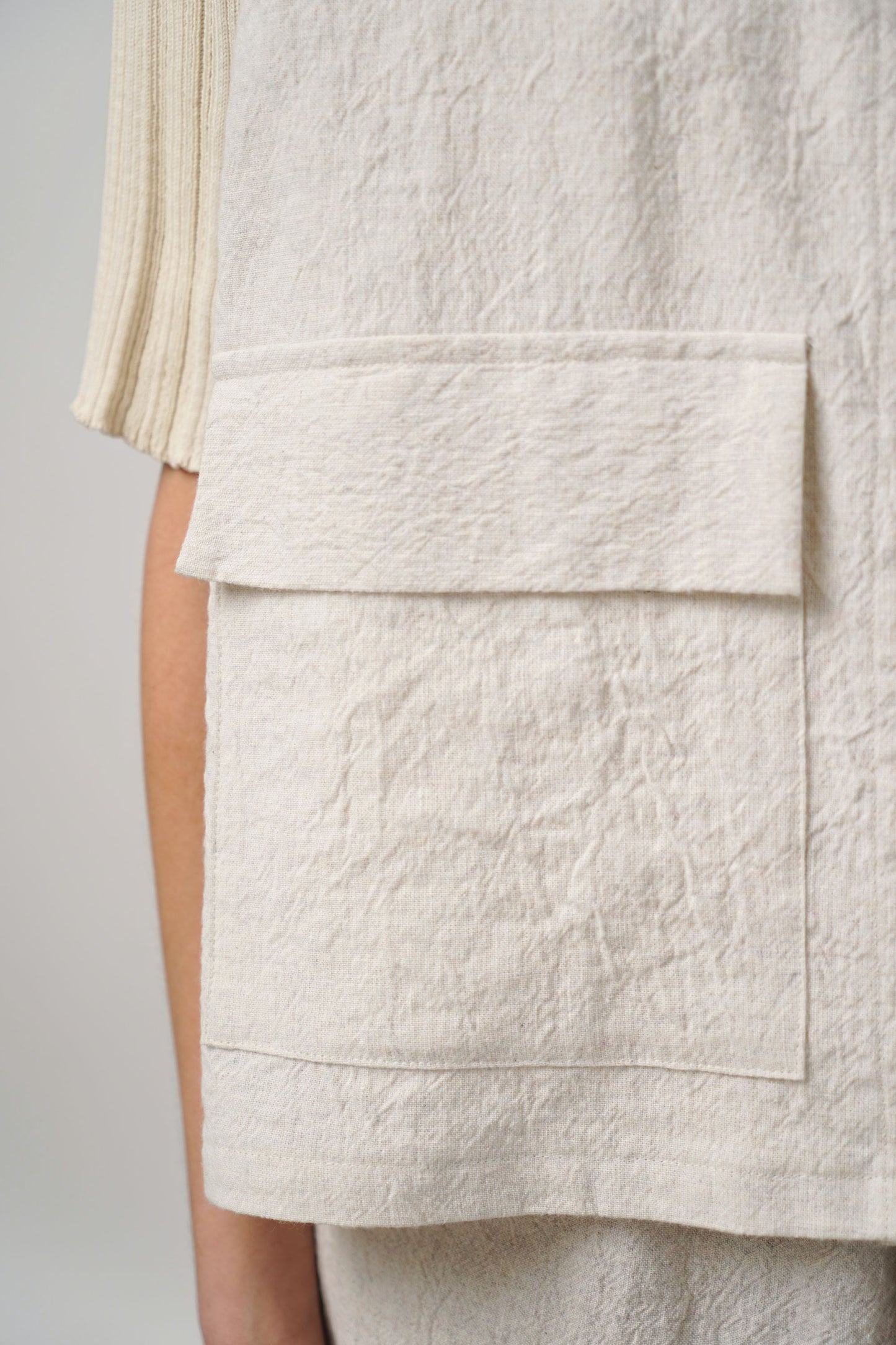 Vest | greige