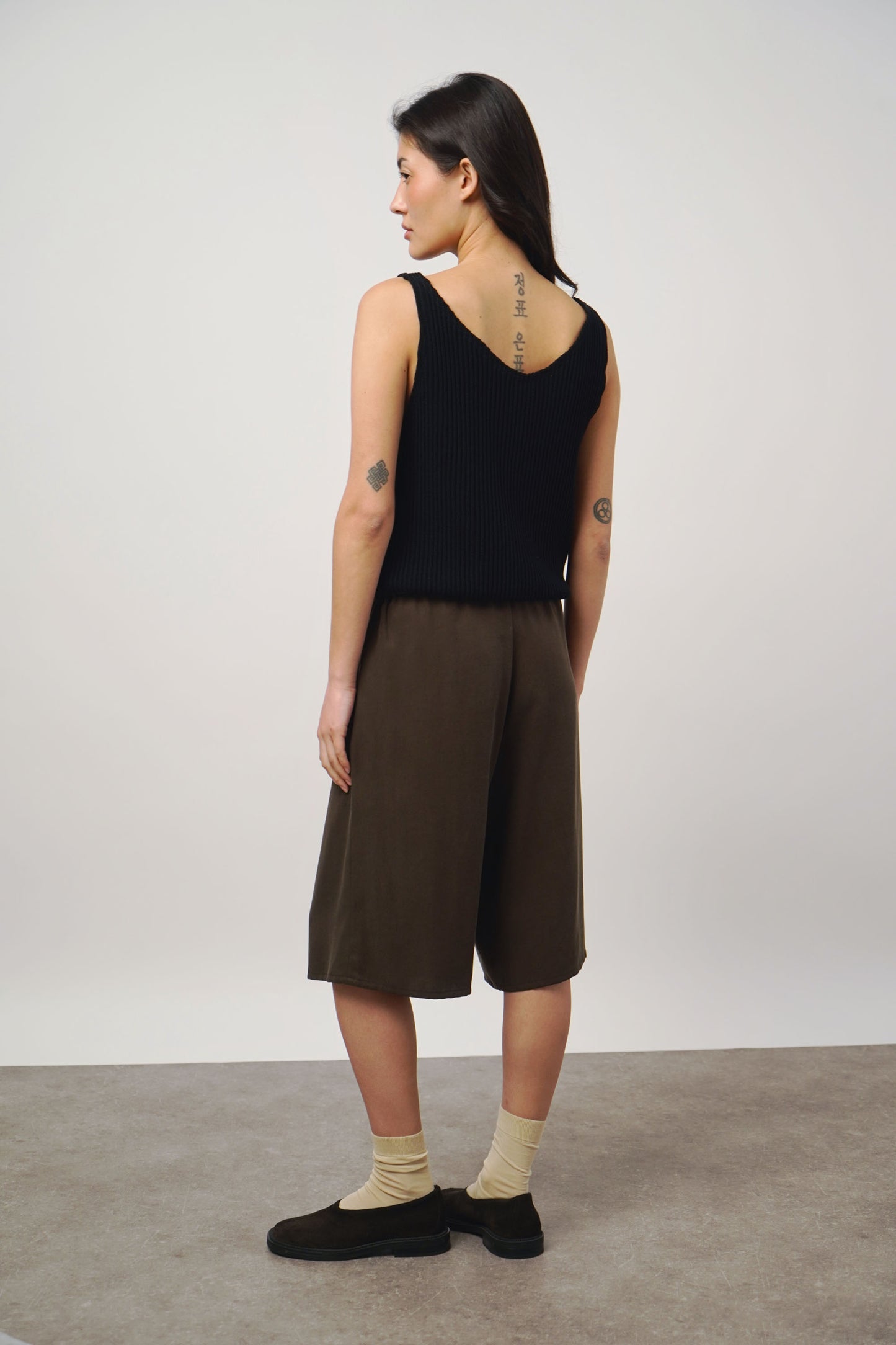 Top | black