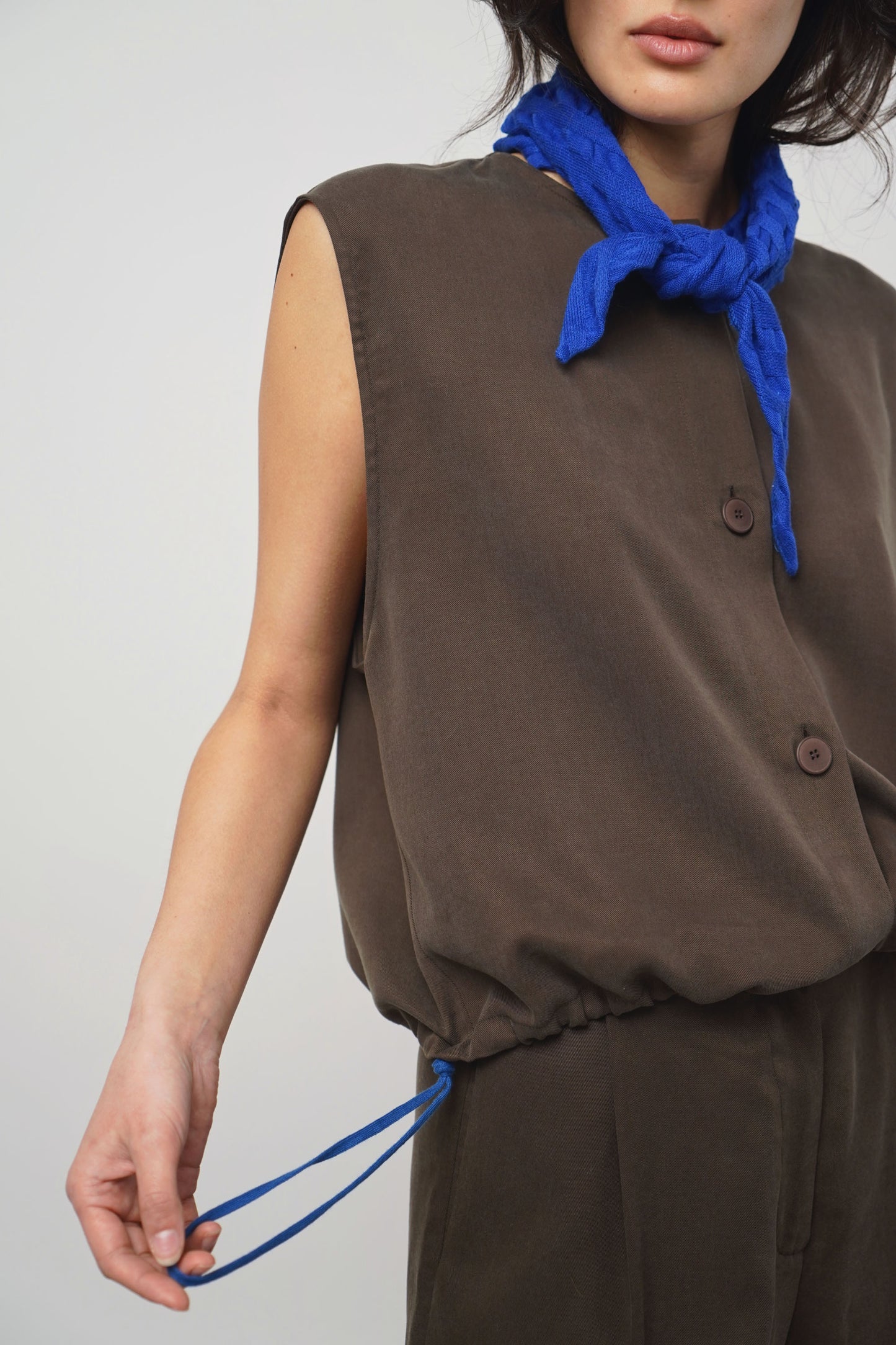 Vest | mocha