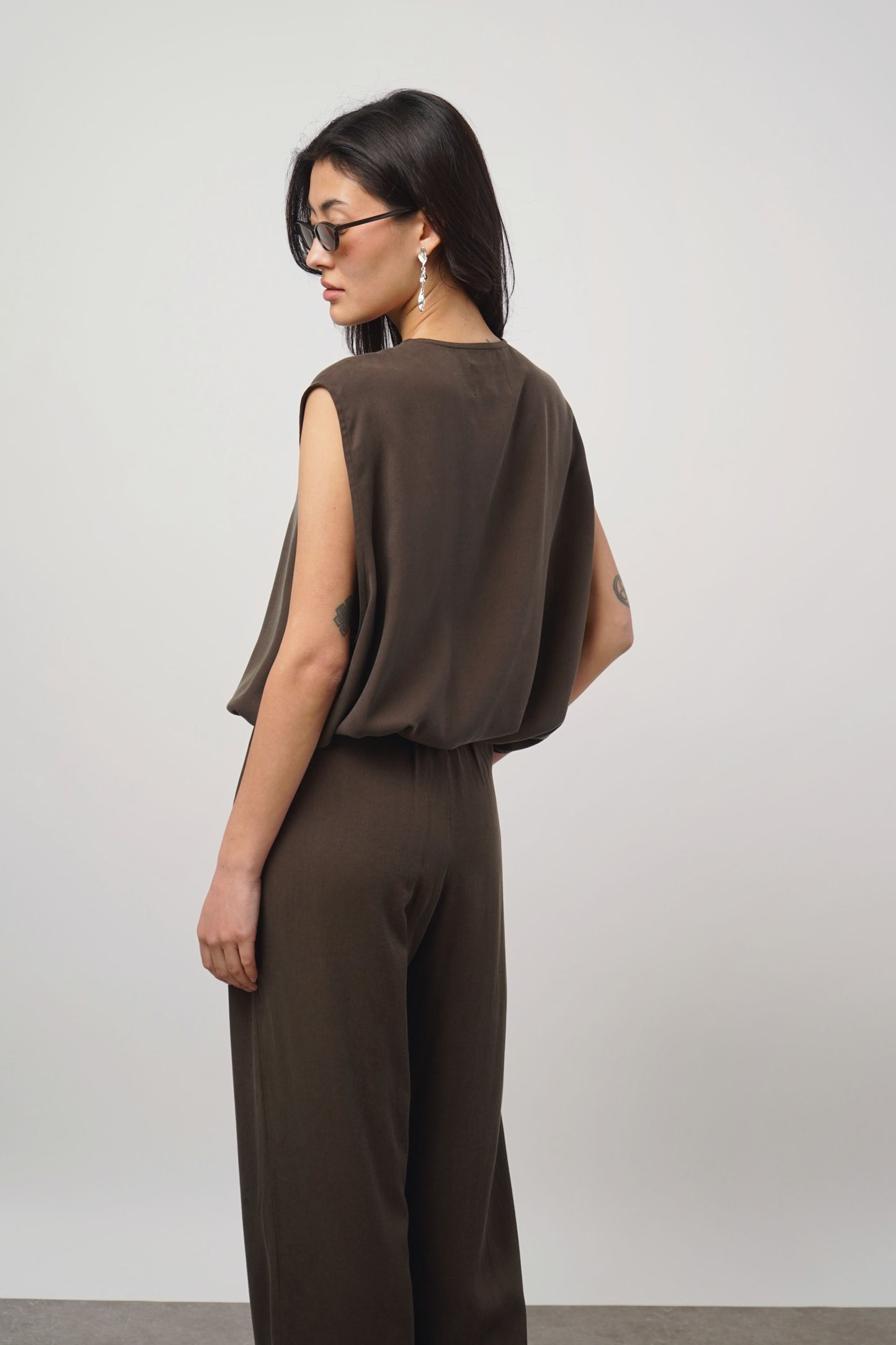 Vest | mocha