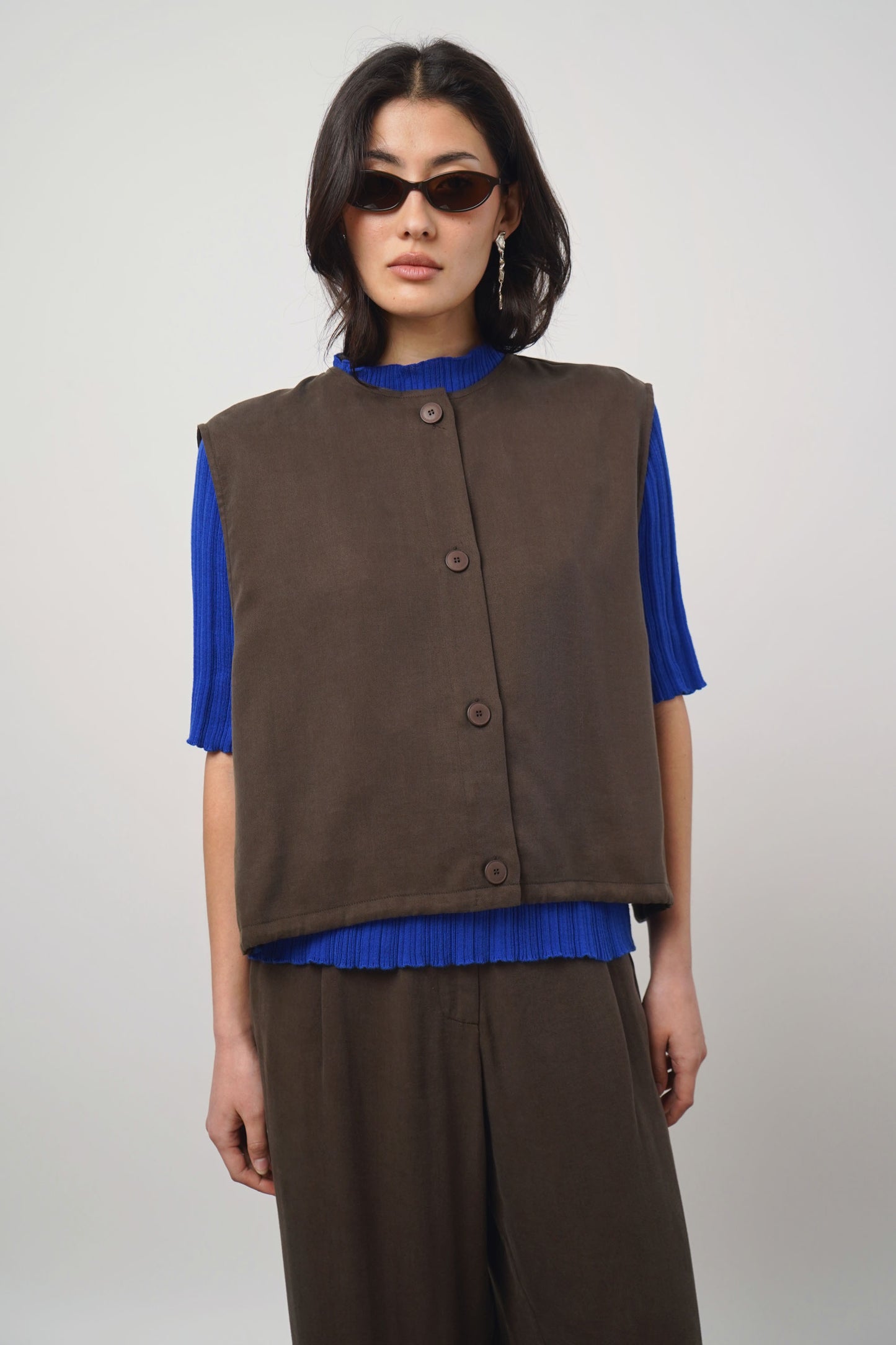 Vest | mocha
