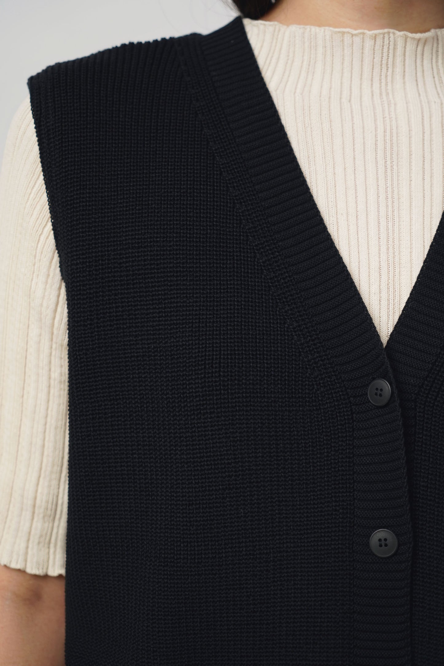 Vest | black