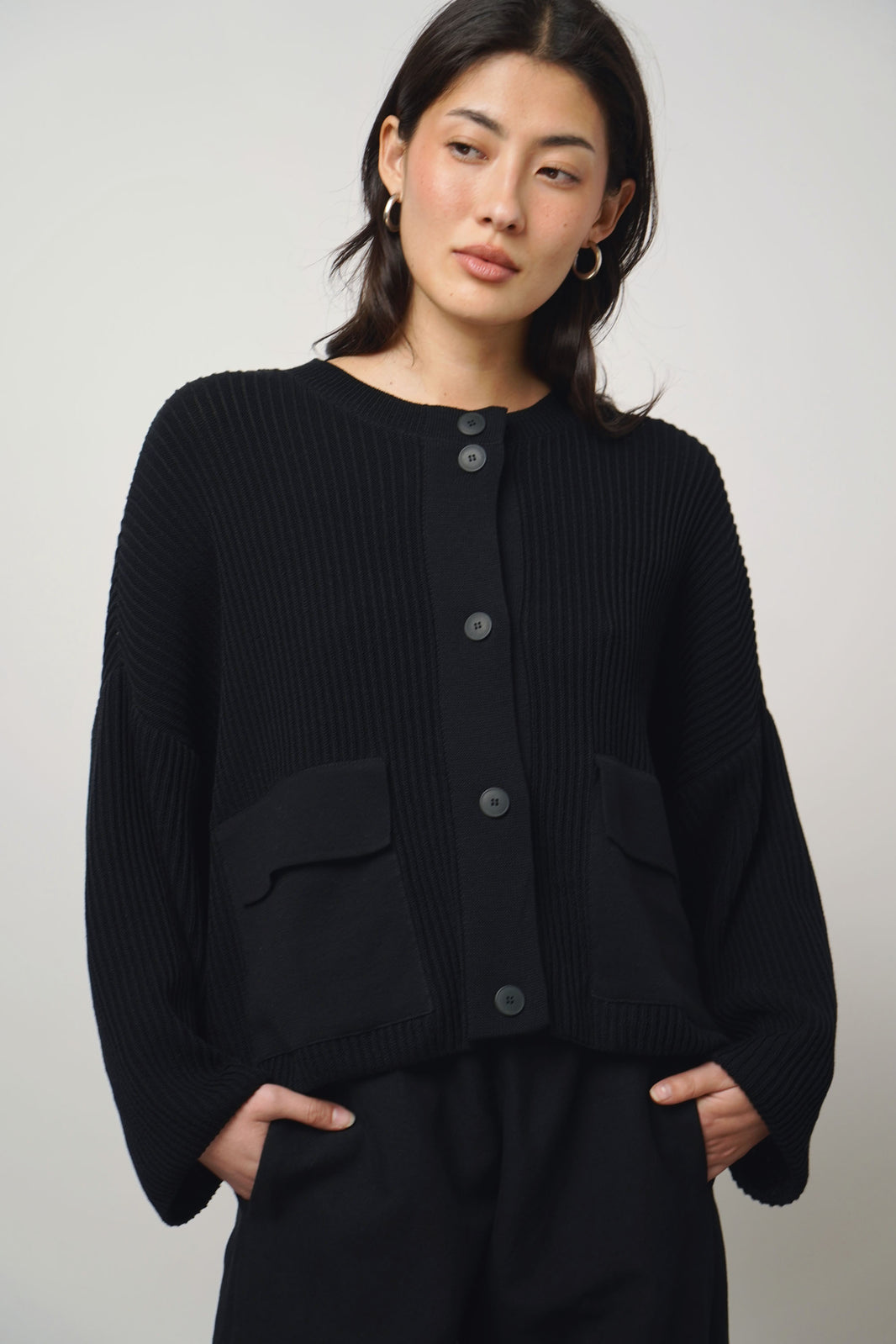 Cardigan pockets | black