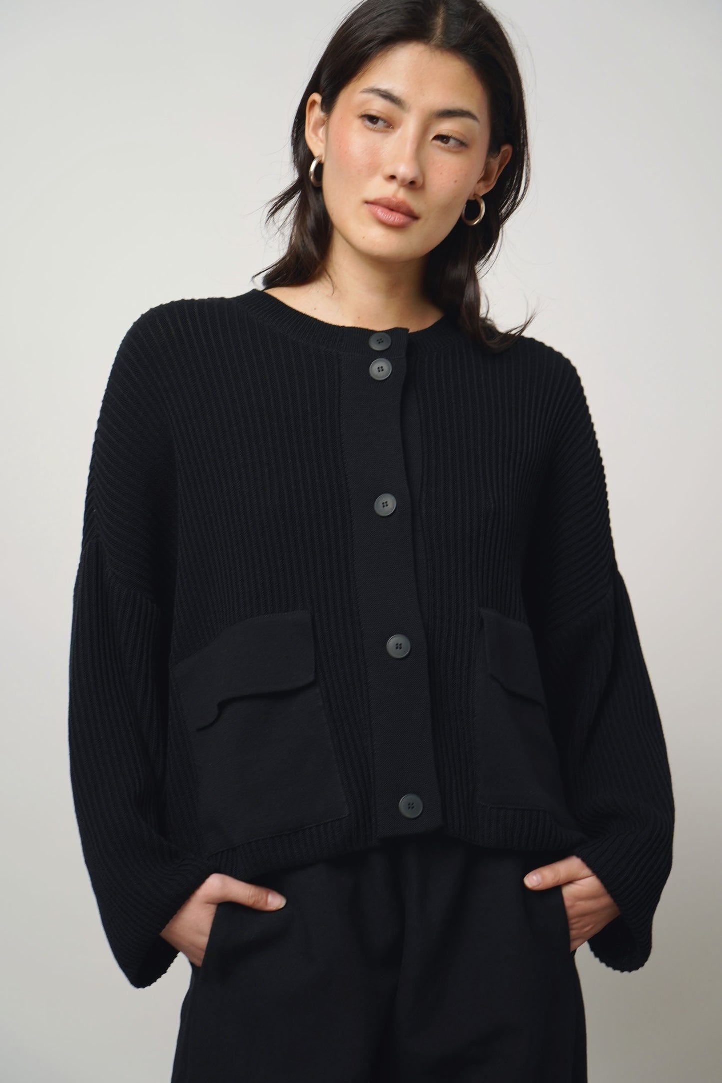 Cardigan pockets | black