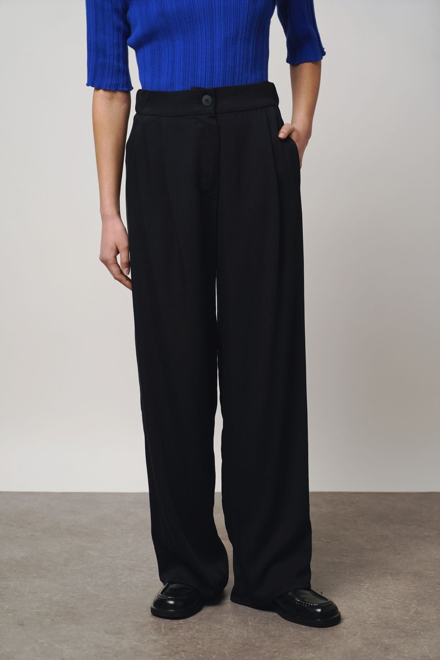 Pants pleats | black